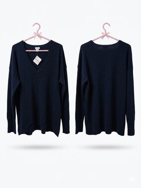 Halogen Navy Cashmere V-Neck Sweater